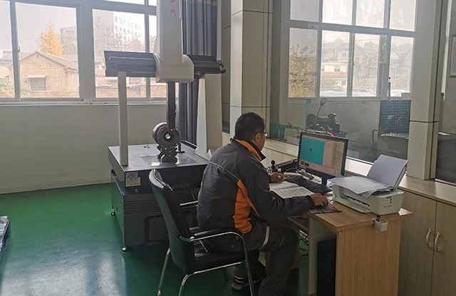 Three coordinates measuring instrument